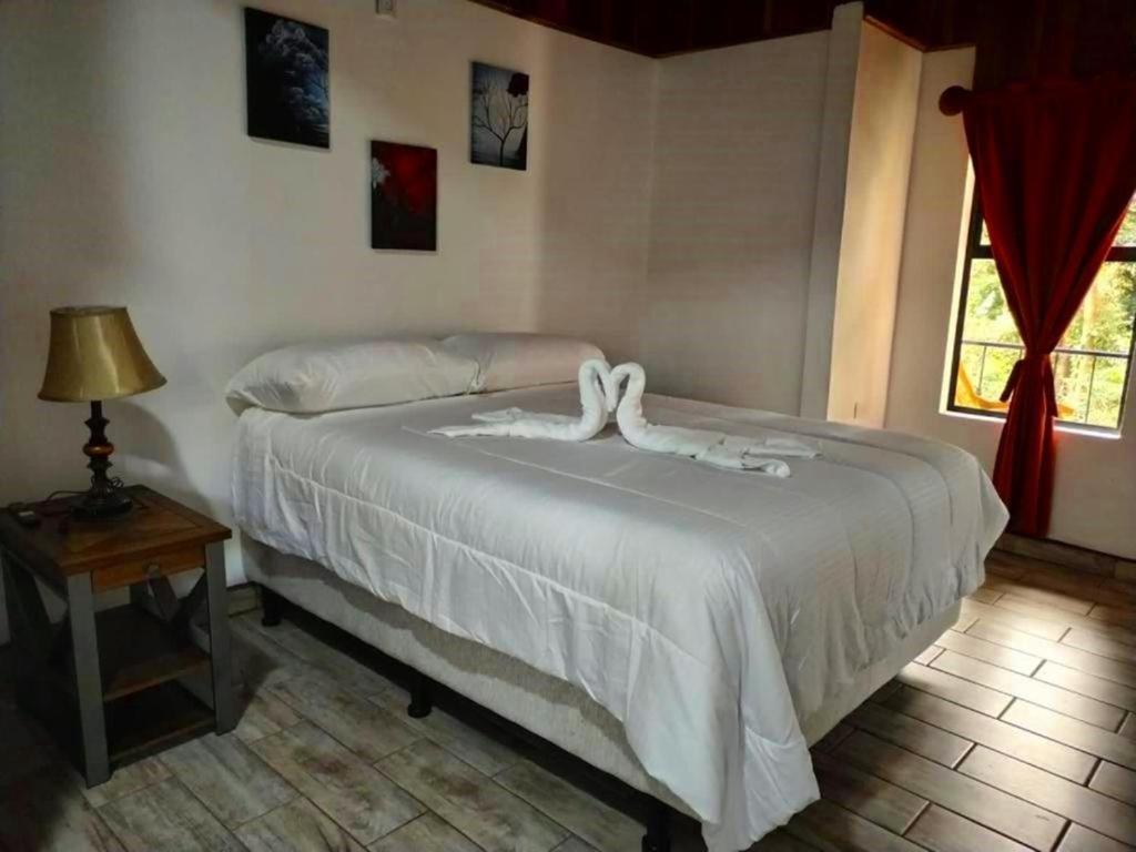 Cabanas Roca Verde Monteverde 外观 照片