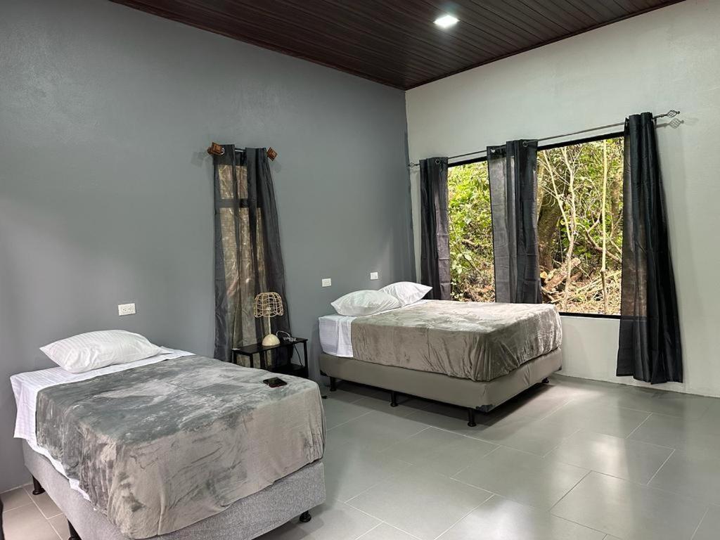 Cabanas Roca Verde Monteverde 外观 照片